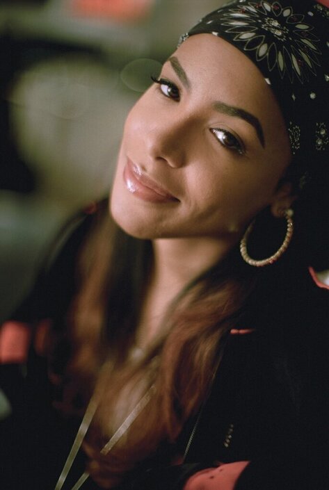 Aaliyah - Turn the Page