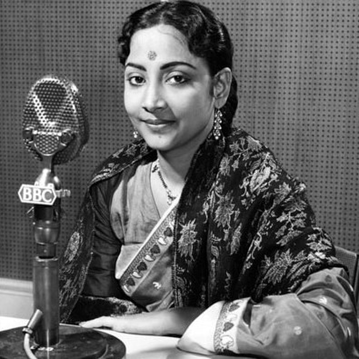 Geeta Dutt - Babuji Dheere Chalna [From Aar Paar]