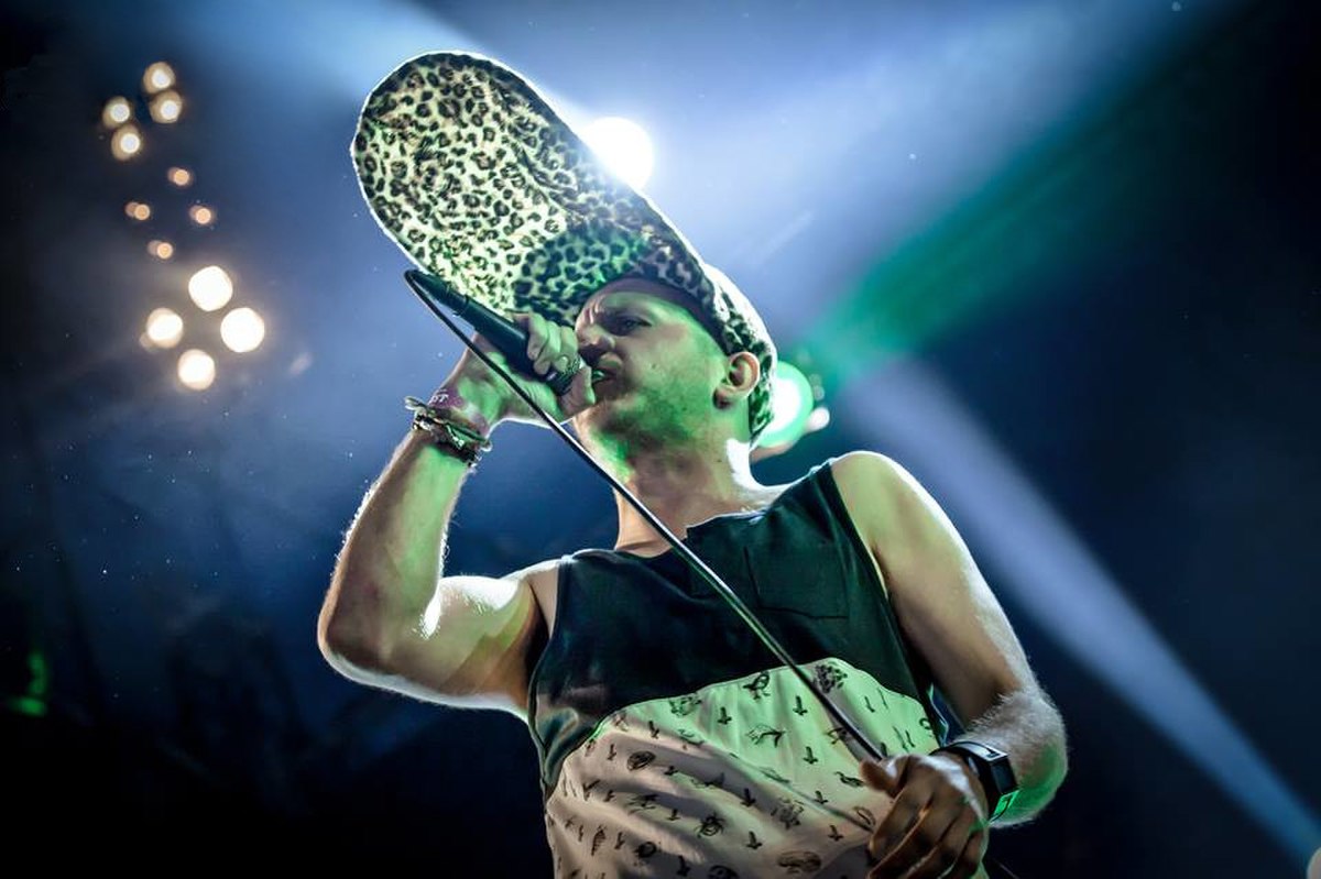 Jack Parow, Middelvinger and YoungstaCPT - Innie Boland