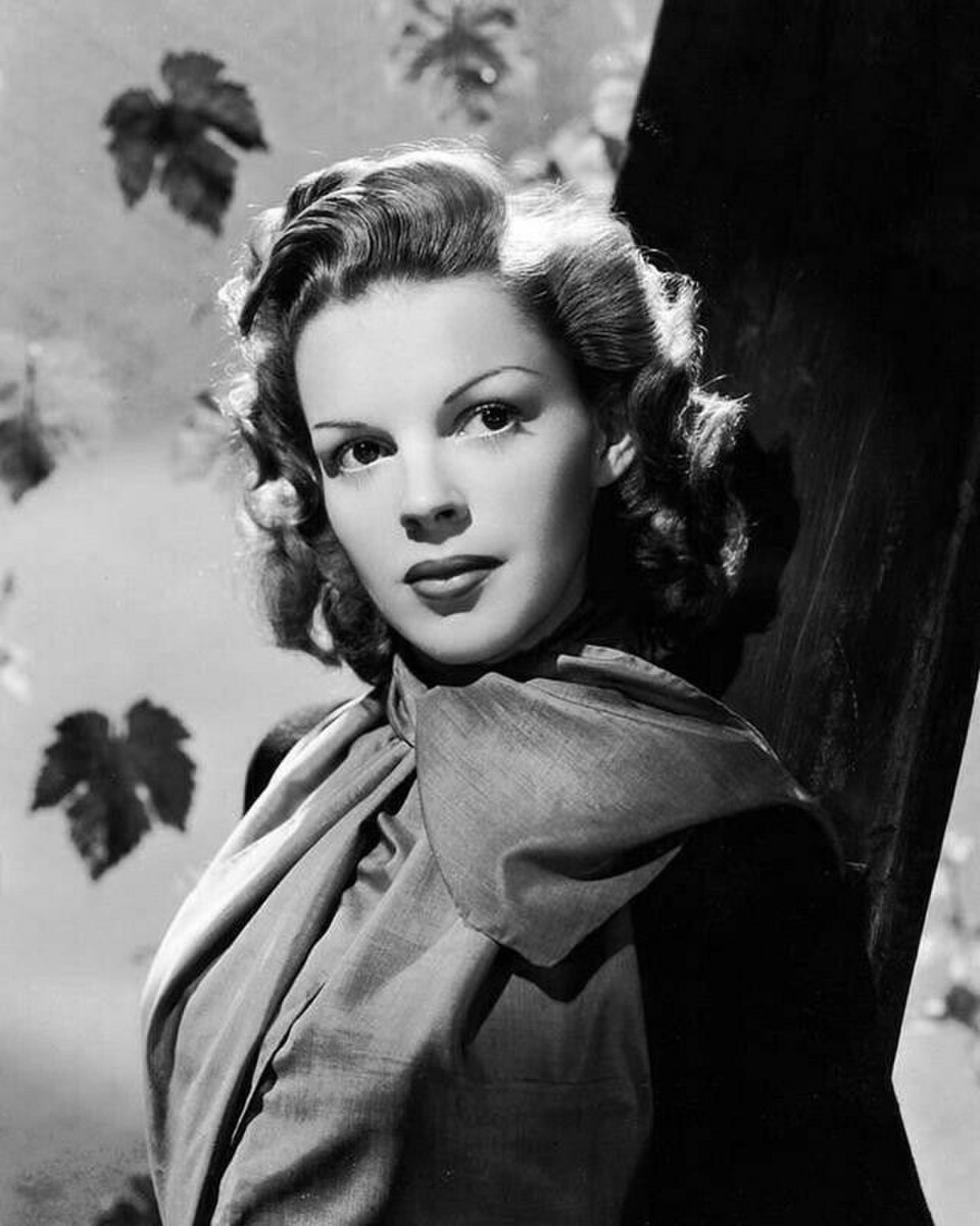 Judy Garland - Ladies of Show Biz