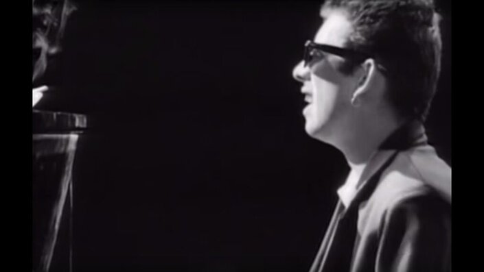 Kirsty MacColl and The Pogues - Fairytale of New York