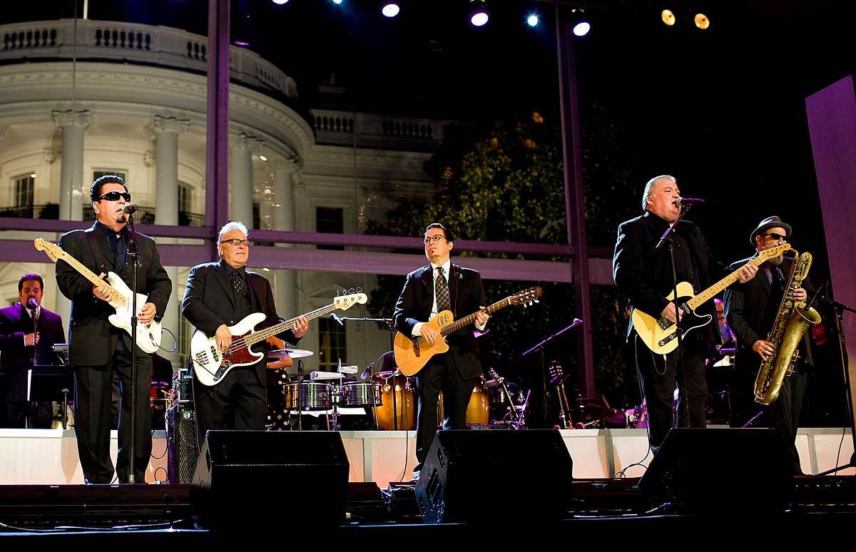 Los Lobos & Mexican Mariachi Band