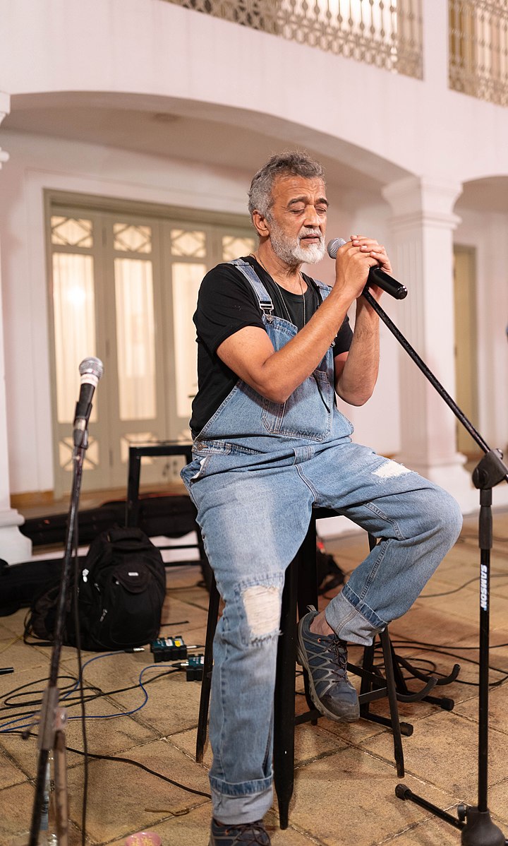 Lucky Ali - Sandesh