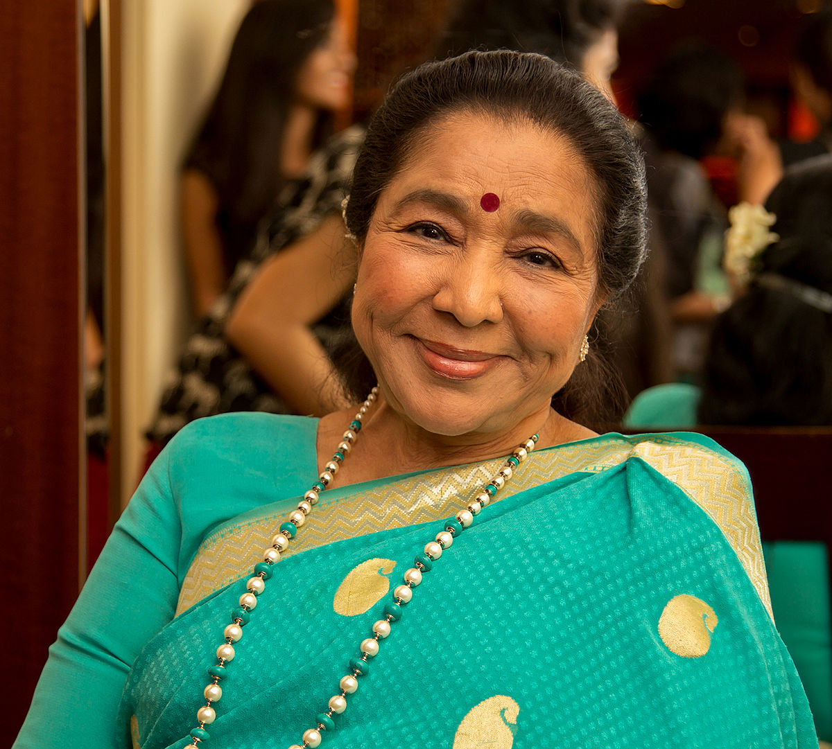 Naqsh Layalpuri, Ravindra Jain and Asha Bhosle - Mujhe Pyar Mila