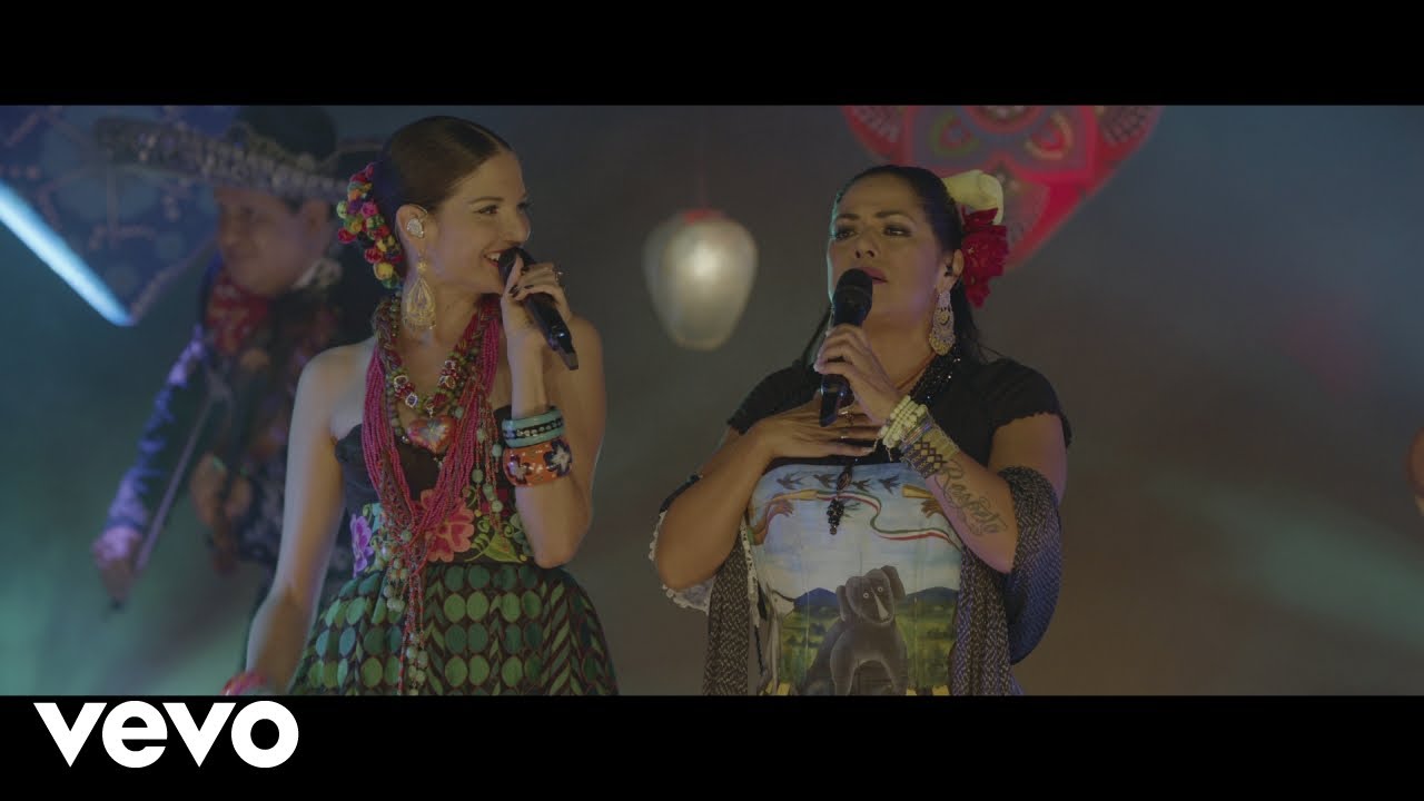 Natalia Jiménez and Lila Downs - La Cigarra