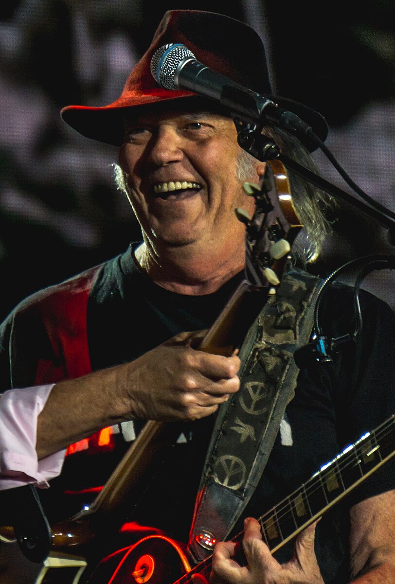 Neil Young - Cardinal Stadium, 1995