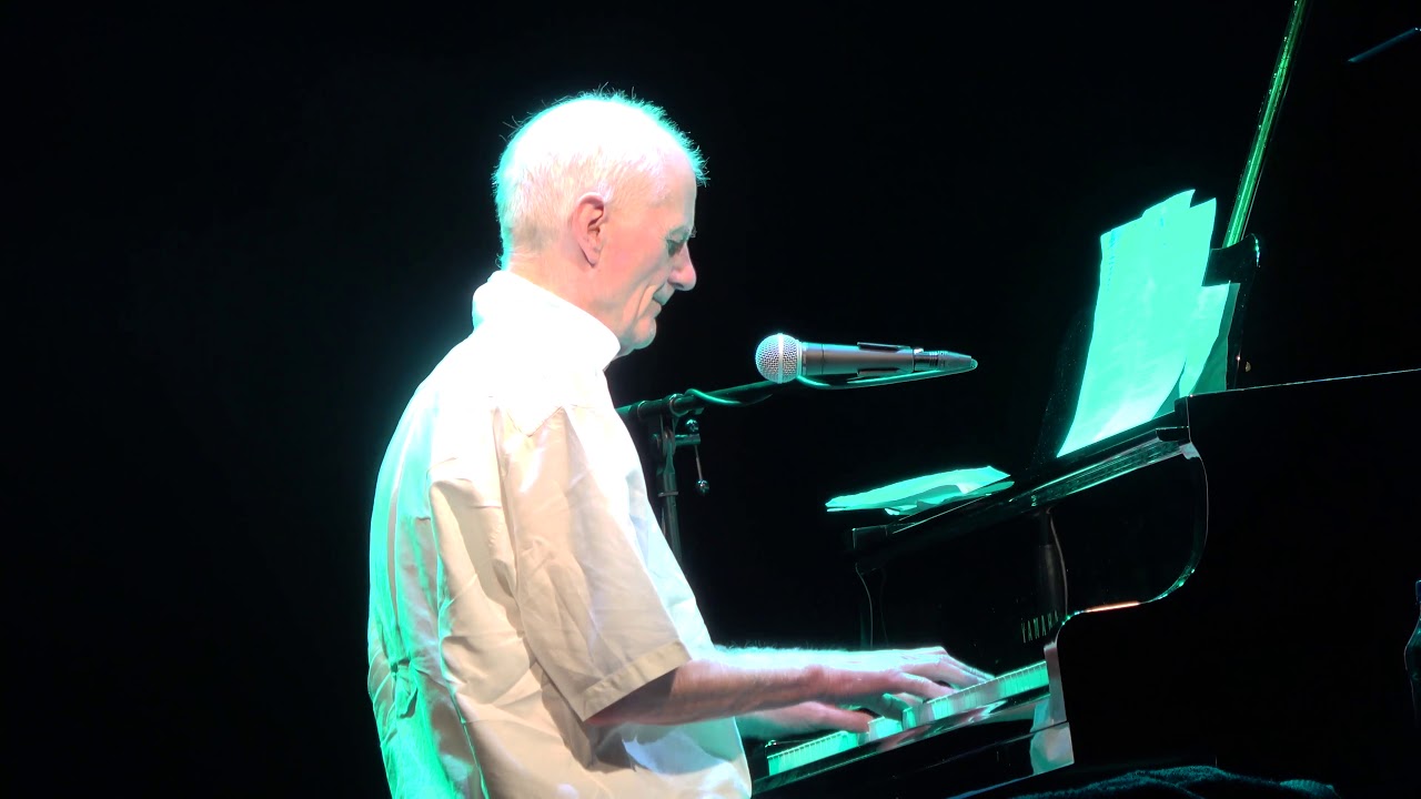 Peter Hammill - A Louse Is Not a Home