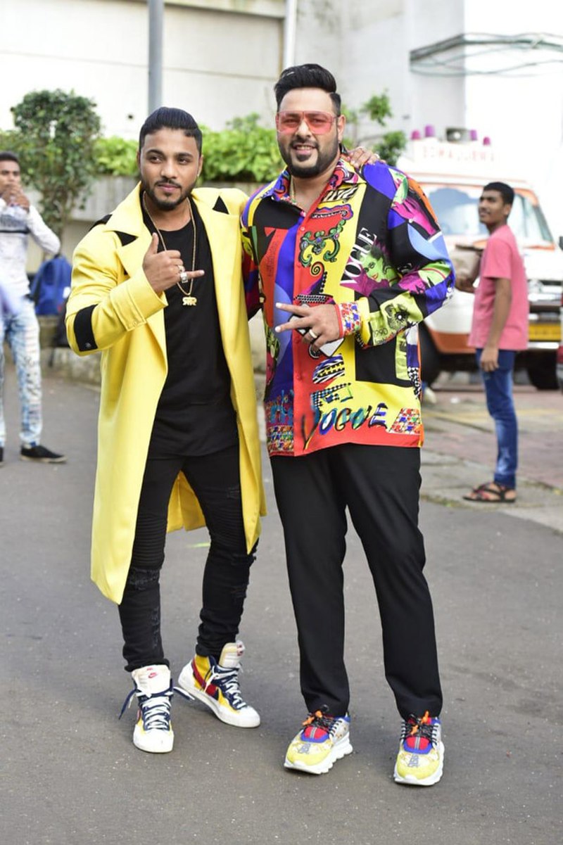 Raftaar and Big Dhillon - Happy Single