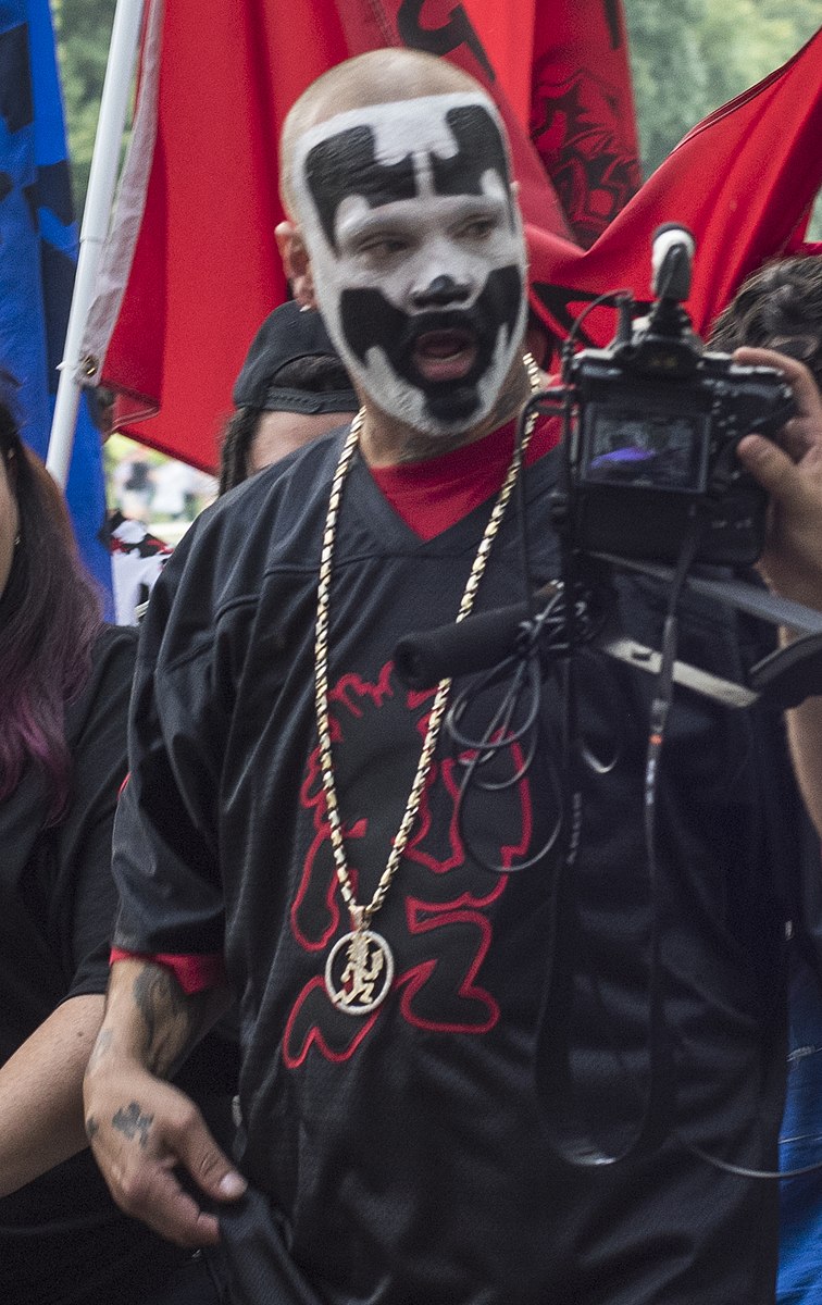 Shaggy 2 Dope