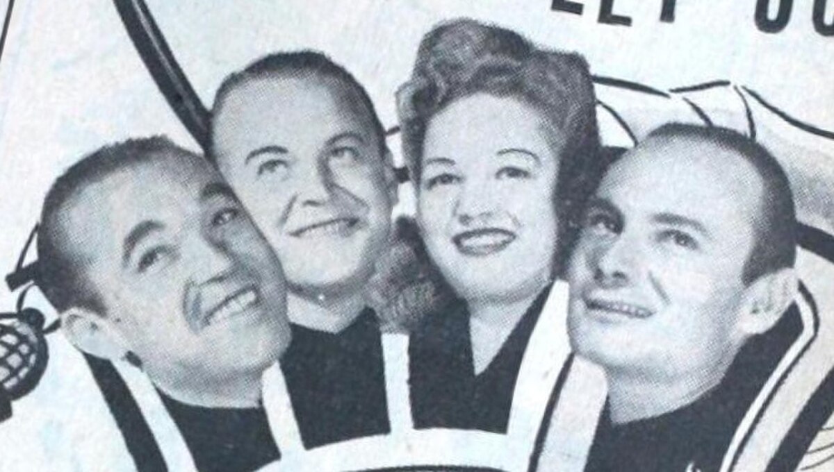 Tommy Dorsey & the Pied Pipers - Whispering